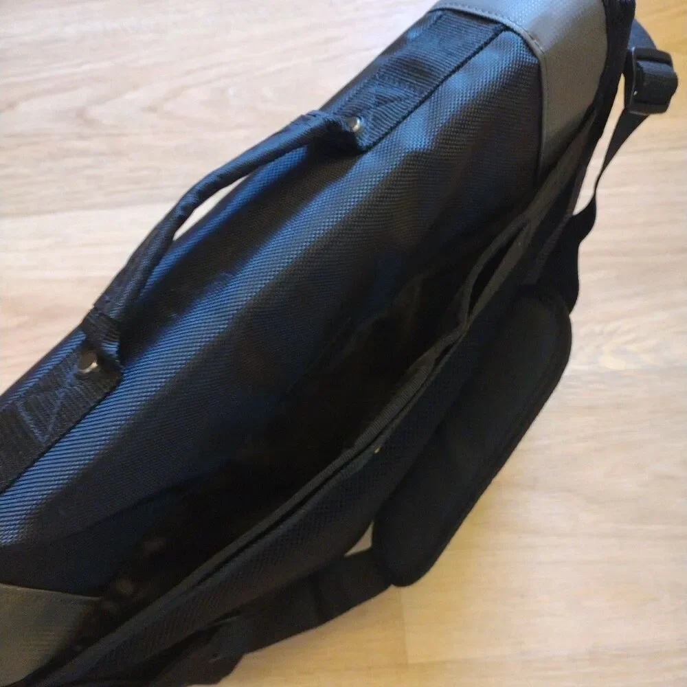 Targus CityGear Laptop Messenger Case Bag TCG200 Nylon 17